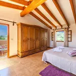 Holiday home Tia